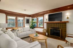 Japandi Design in Hillcrest | 4br | Hot Tub for 6