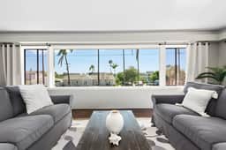 5br, Sleeps 10, 3 living rooms, Huge Back Yard