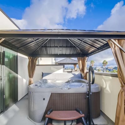 Park Blvd 302 | Newly Built | Spa | Central