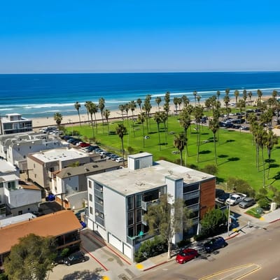 Pineapple Paradise | Mission Beach | Stunning