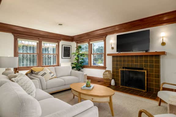Japandi Design in Hillcrest | 4br | Hot Tub for 6