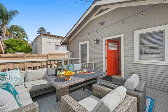 Endless Summer 3br Home| Patio | AC | Beach